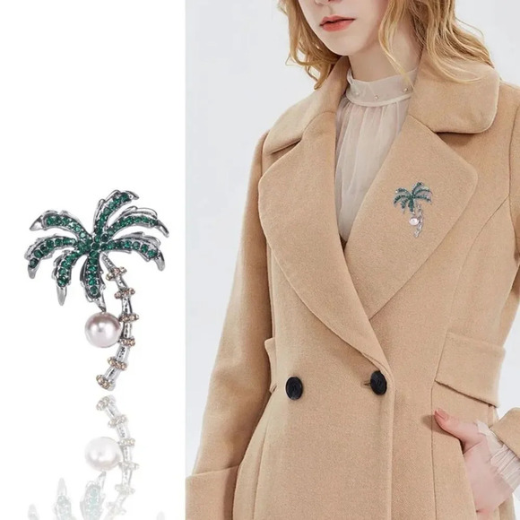 VQ Palm Tree Brooch - Picture 3 of 6